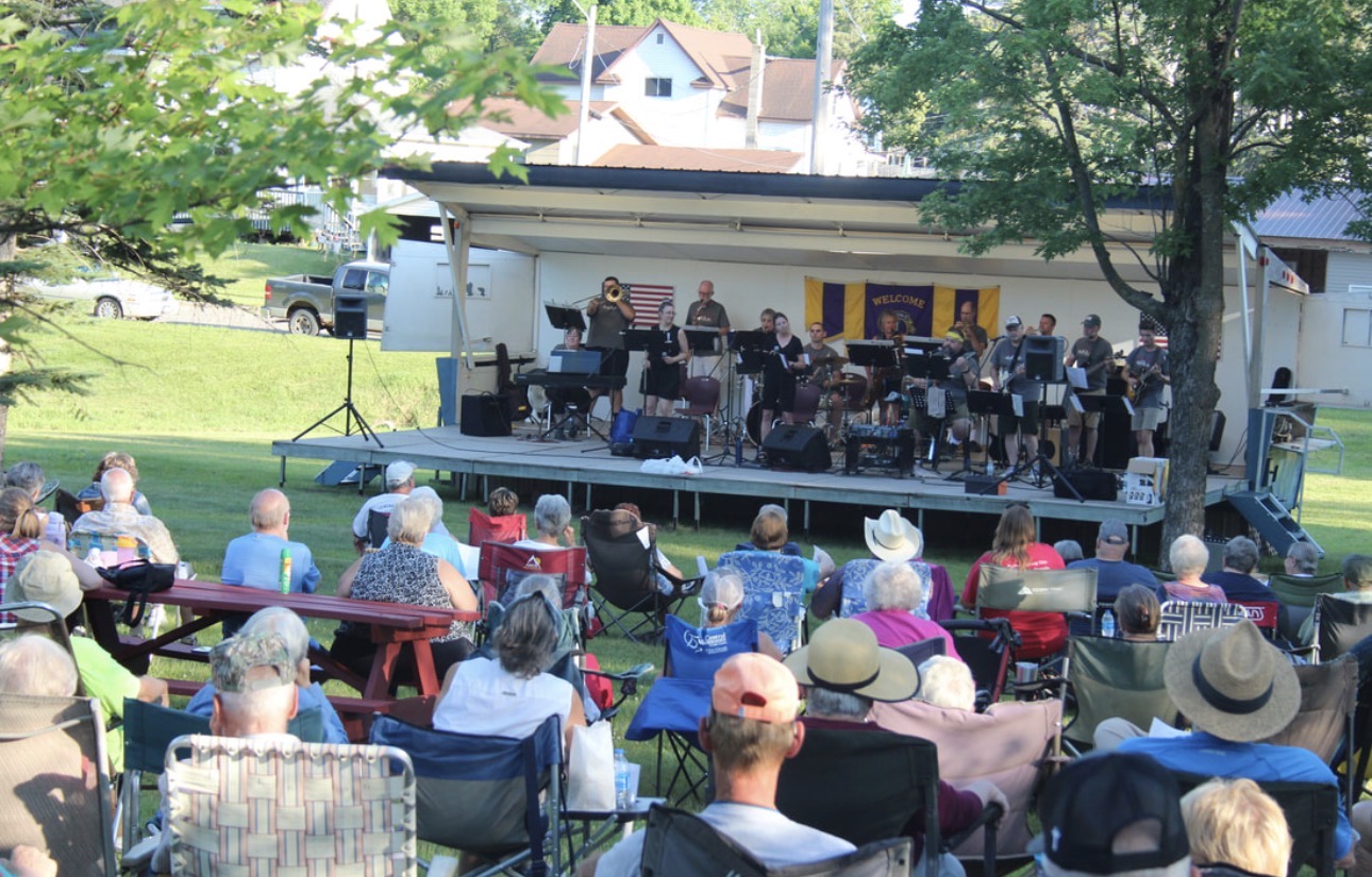 Big band, summer evening